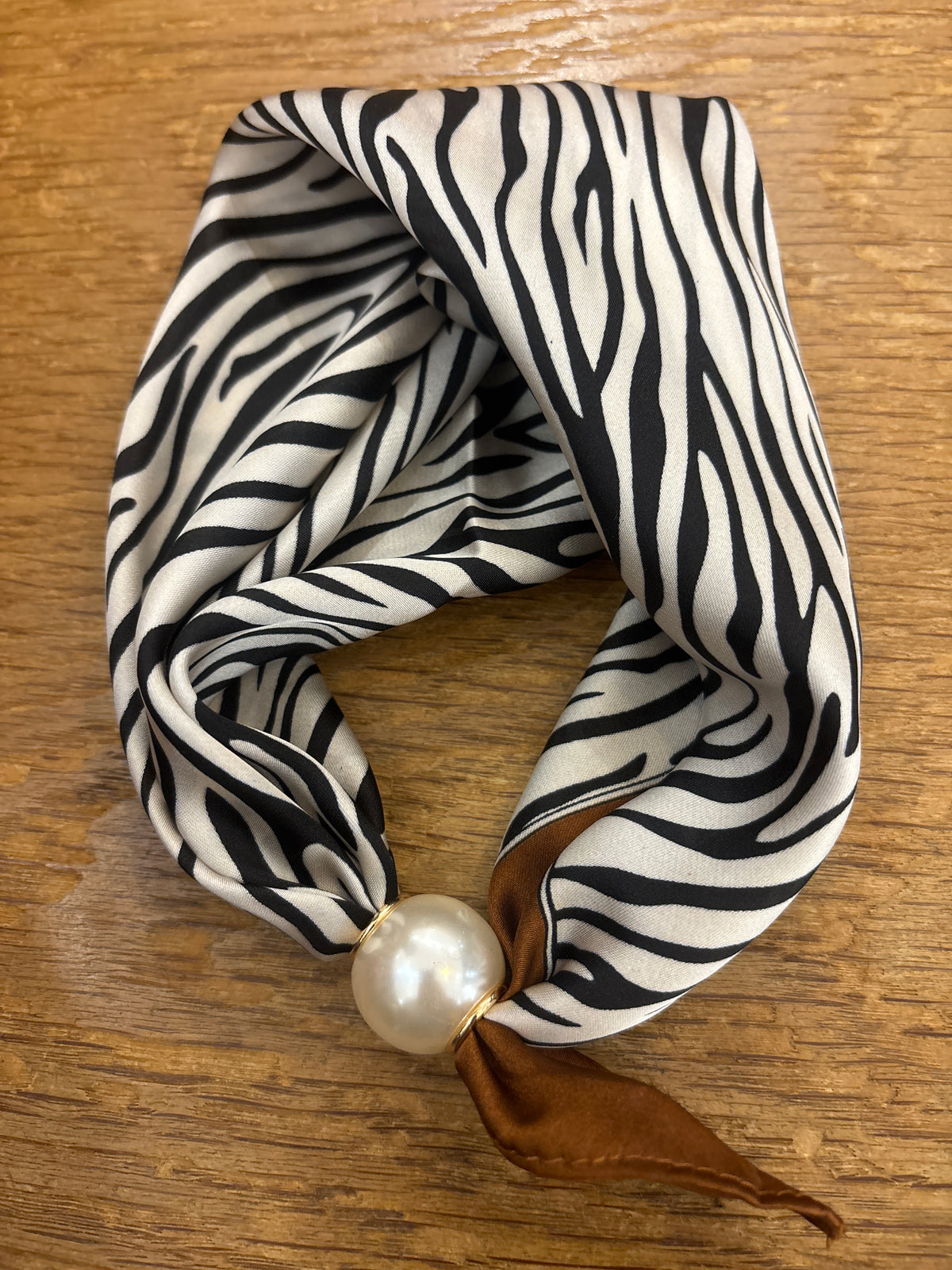 Magnet scarf